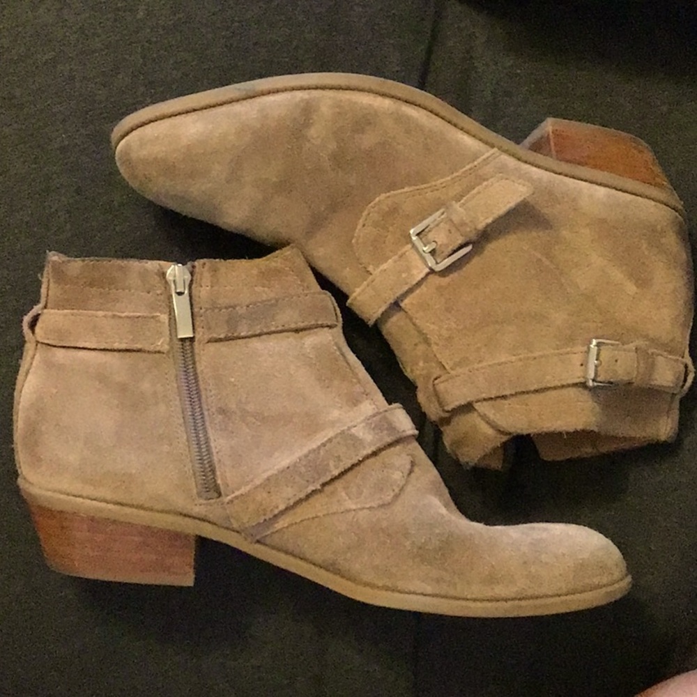 Franco Sarto Rynn Ankle Bootie Suede Low Heel Chestnut | Size 8.5